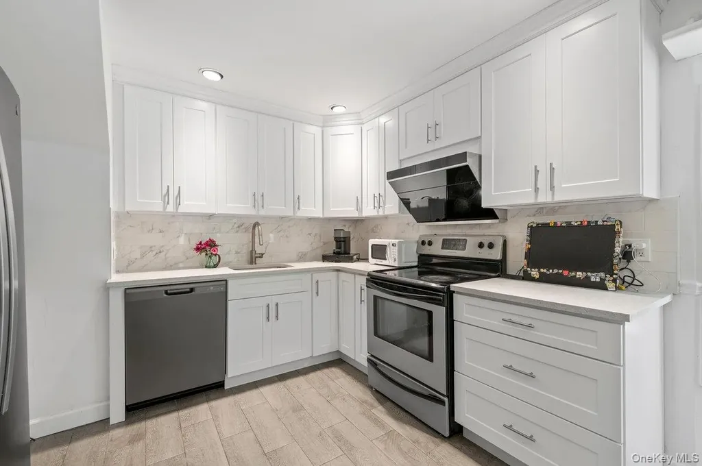 34 21st Street Jericho NY 11753