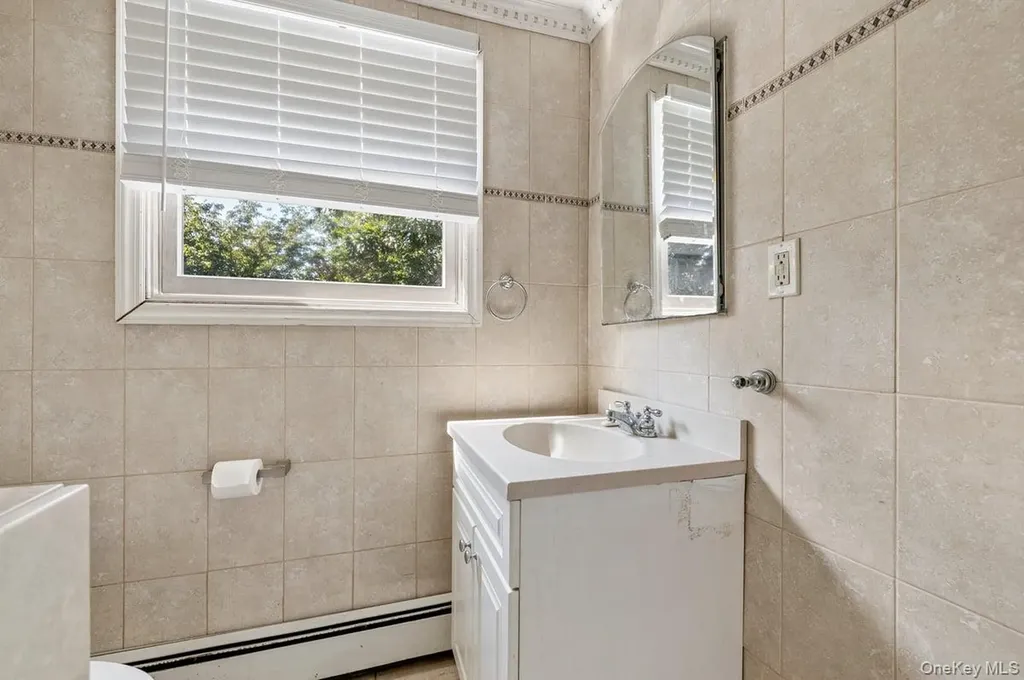 34 21st Street Jericho NY 11753