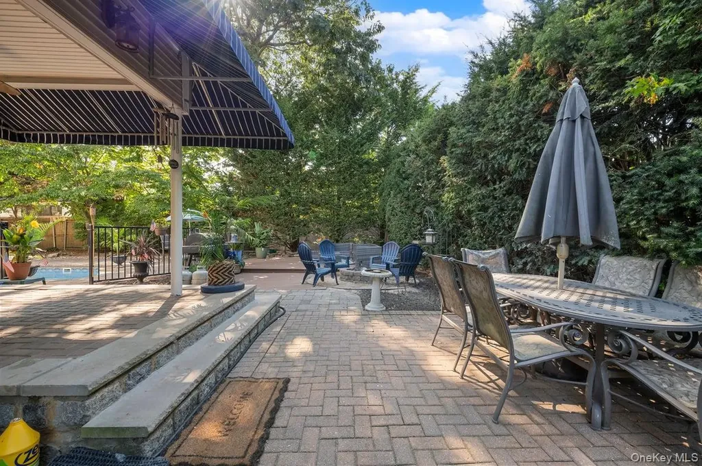 34 21st Street Jericho NY 11753