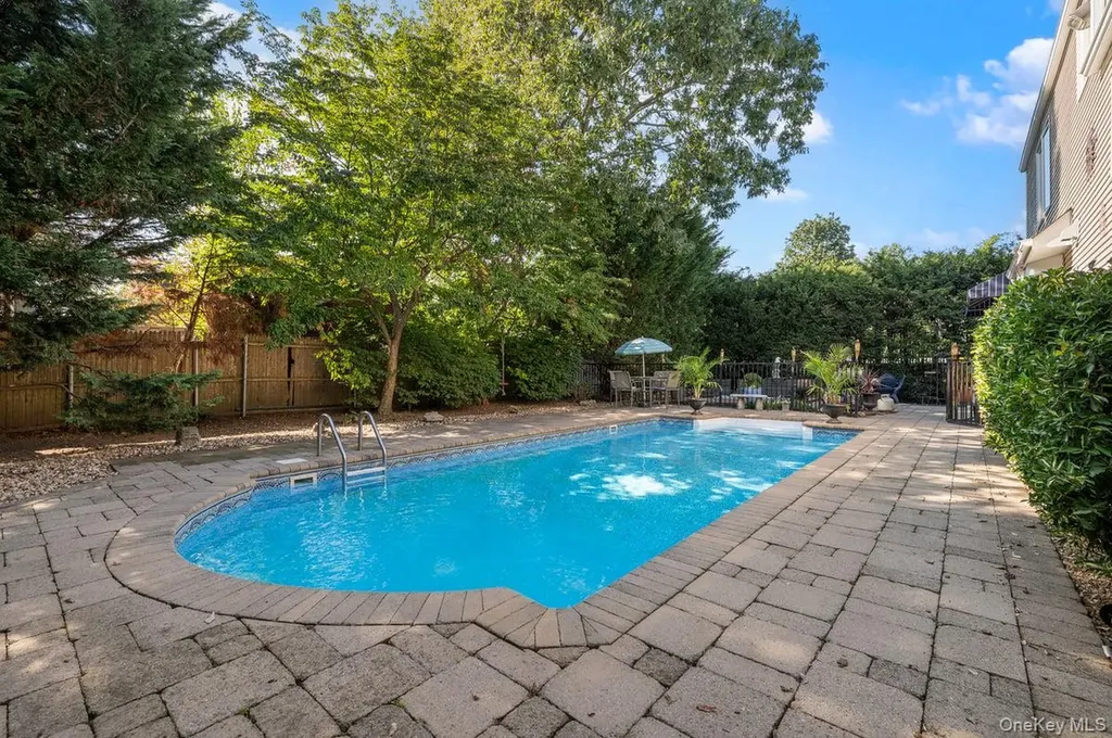 34 21st Street Jericho NY 11753