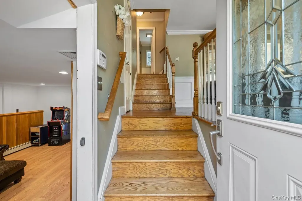 34 21st Street Jericho NY 11753