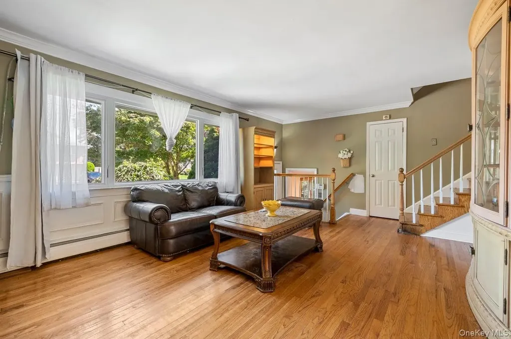 34 21st Street Jericho NY 11753