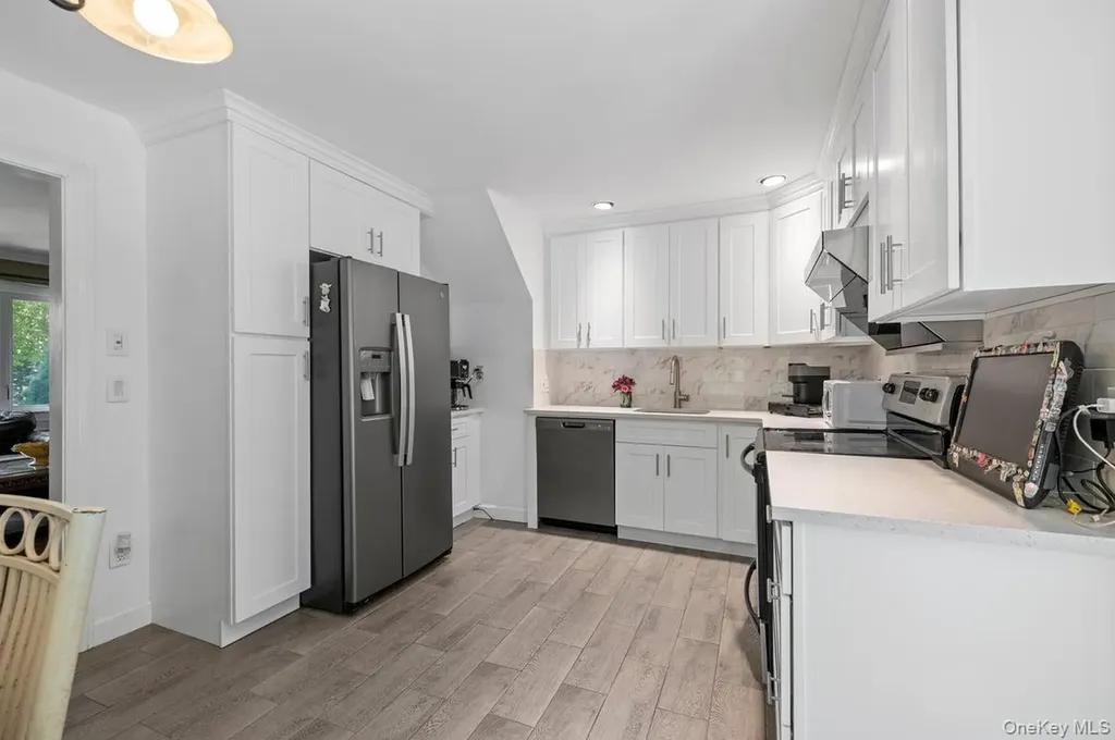 34 21st Street Jericho NY 11753