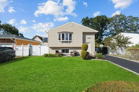 57 Benburb Street Amityville NY 11701