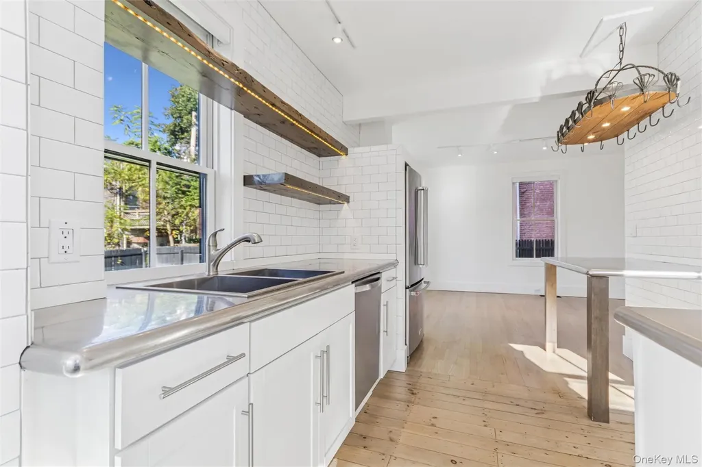 10 South Street Beacon NY 12508