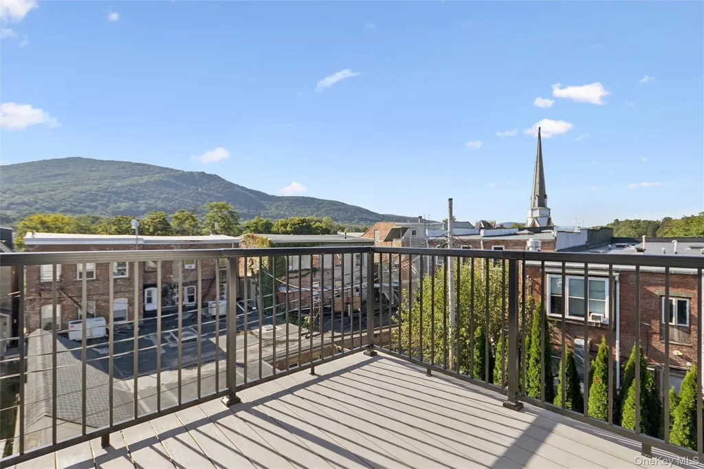 10 South Street Beacon NY 12508