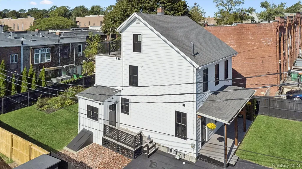 10 South Street Beacon NY 12508
