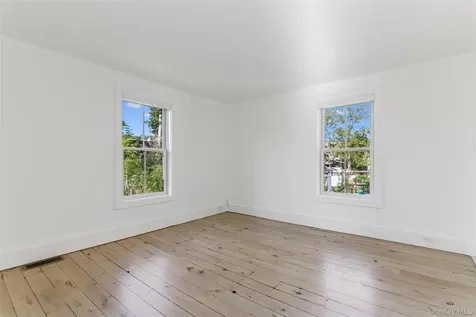 10 South Street Beacon NY 12508