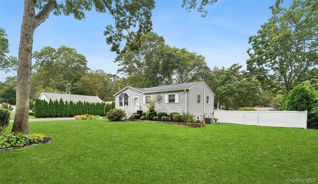 53 Timber Drive Calverton NY 11933