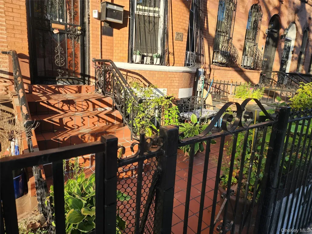647 Saint Johns Place Brooklyn NY 11216
