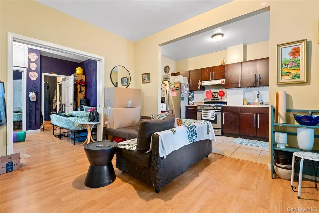 285 Lincoln Avenue Brooklyn NY 11208