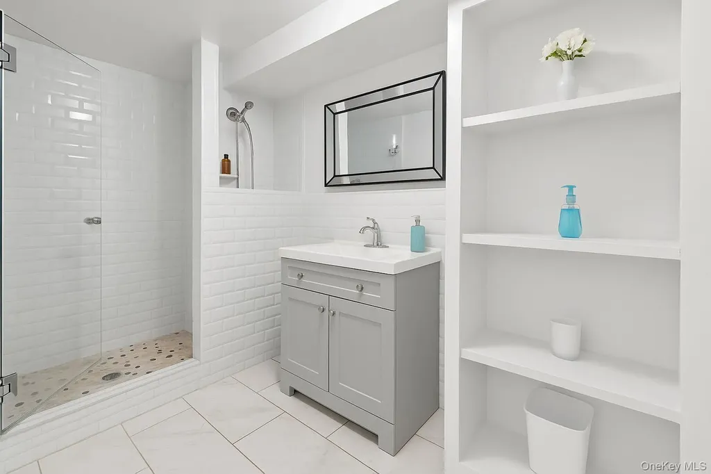 285 Lincoln Avenue Brooklyn NY 11208