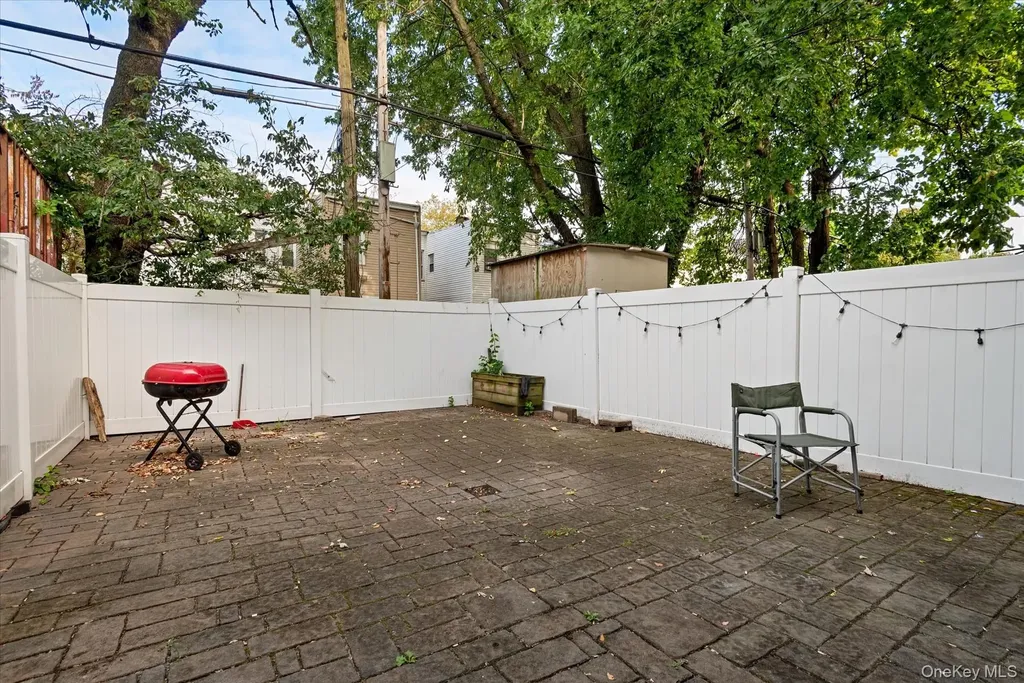 285 Lincoln Avenue Brooklyn NY 11208