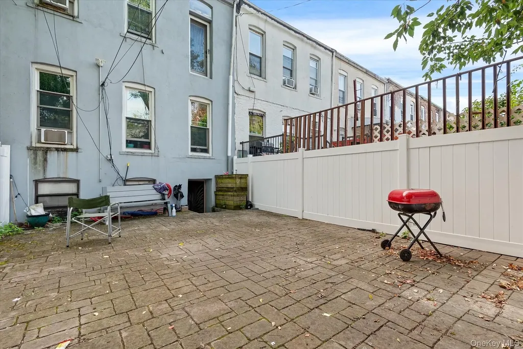 285 Lincoln Avenue Brooklyn NY 11208