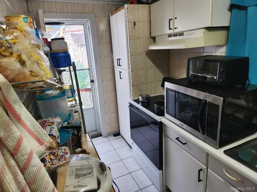 10 Sheridan Place Roosevelt NY 11575