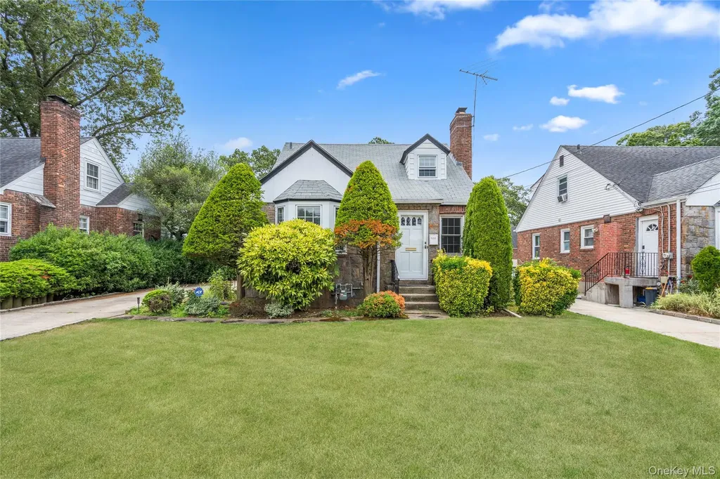 100 E Fenimore Street Valley Stream NY 11580
