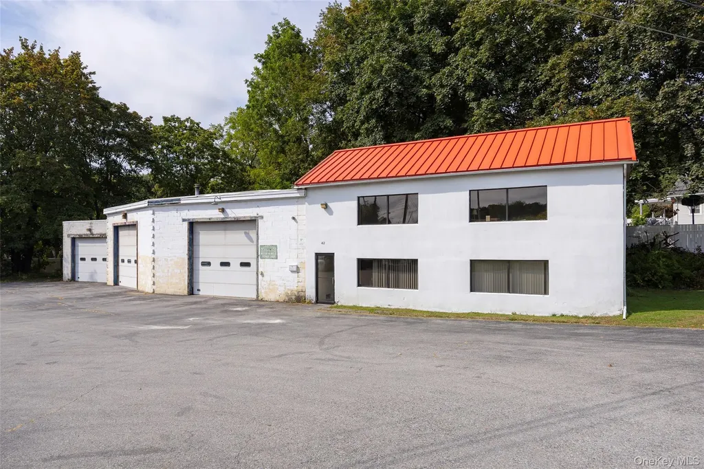 44 Manchester Road Poughkeepsie NY 12603