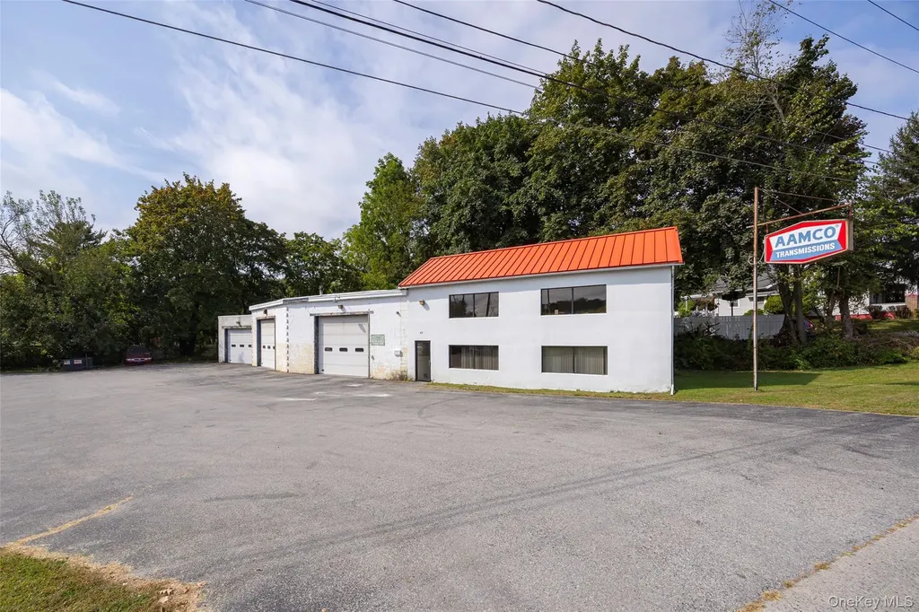 44 Manchester Road Poughkeepsie NY 12603