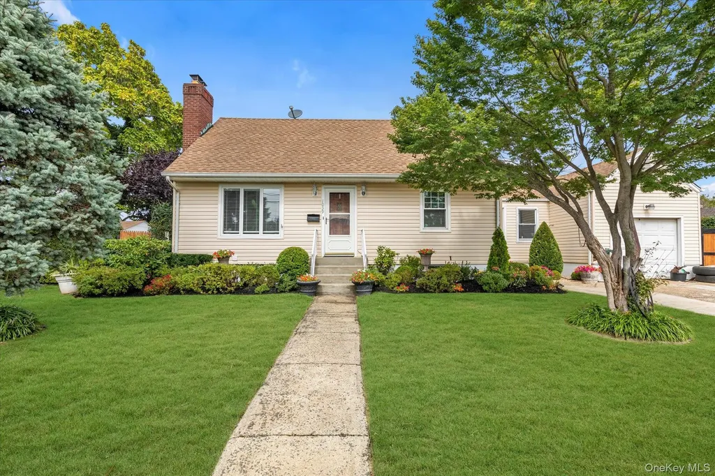 1039 Elizabeth Street Baldwin NY 11510