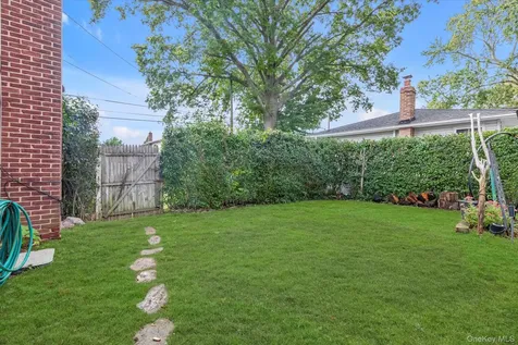 1039 Elizabeth Street Baldwin NY 11510