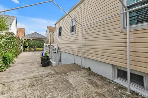 1039 Elizabeth Street Baldwin NY 11510