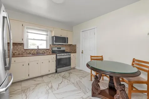 1039 Elizabeth Street Baldwin NY 11510