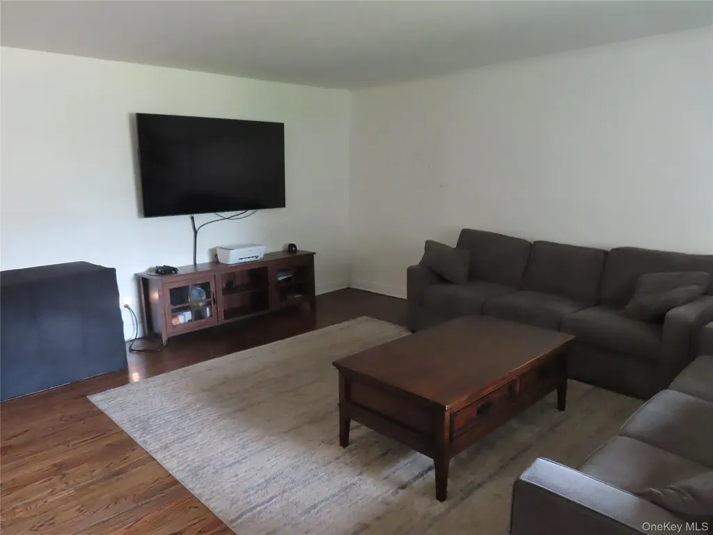 2449 (B) #16 A Union Boulevard Islip NY 11751