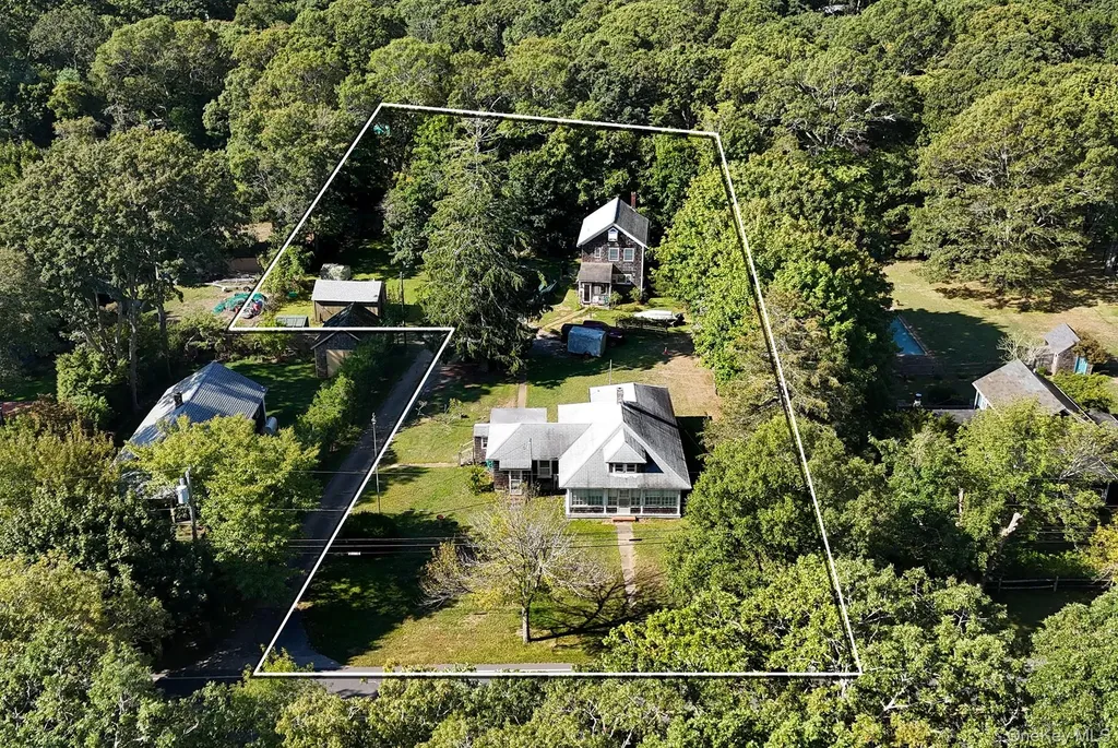 540 Abrahams Path East Hampton NY 11937