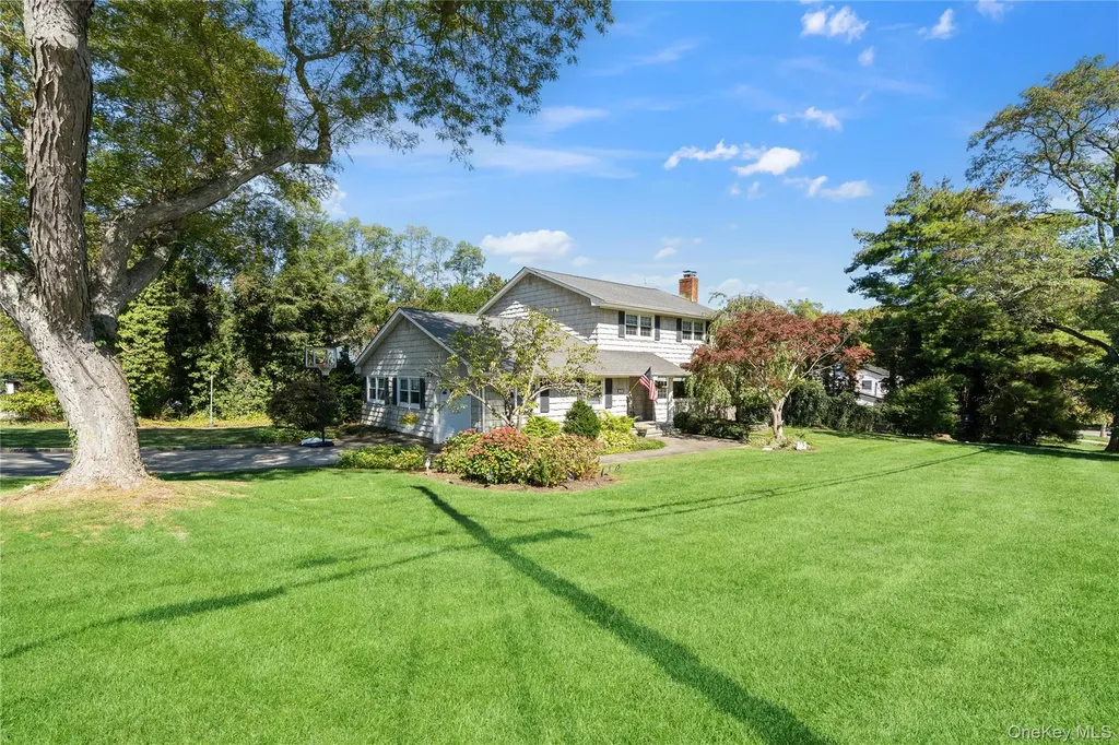49 Rolling Road Miller Place NY 11764