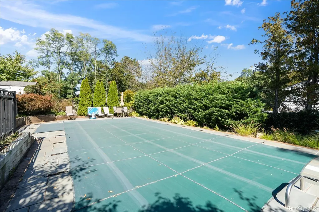 49 Rolling Road Miller Place NY 11764