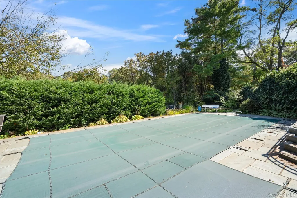 49 Rolling Road Miller Place NY 11764