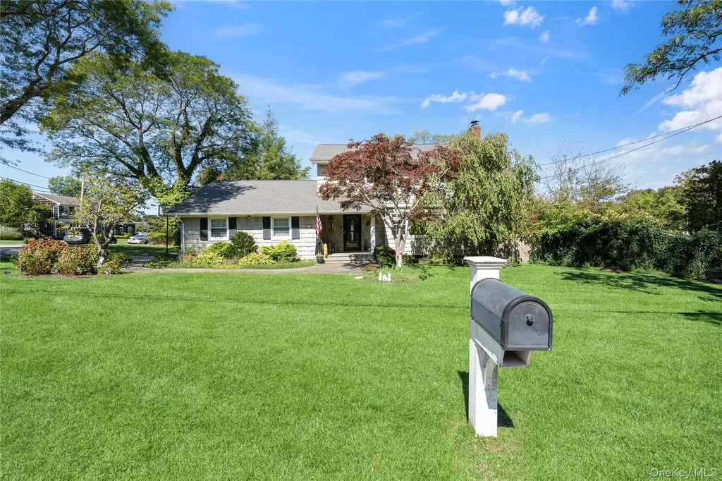 49 Rolling Road Miller Place NY 11764