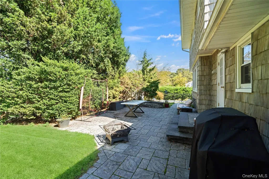 49 Rolling Road Miller Place NY 11764