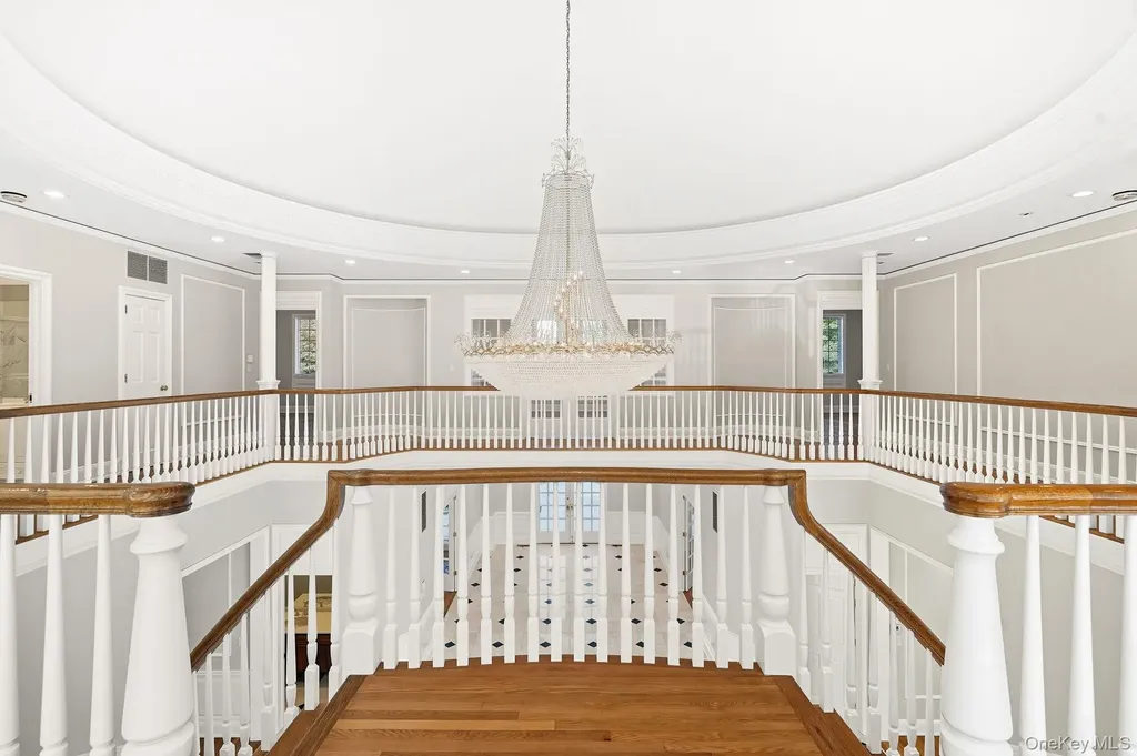 10 Cooper Road Scarsdale NY 10583