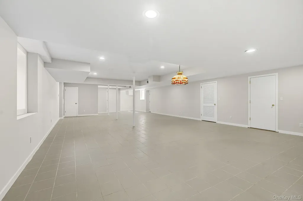 10 Cooper Road Scarsdale NY 10583