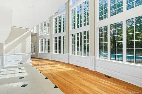 10 Cooper Road Scarsdale NY 10583