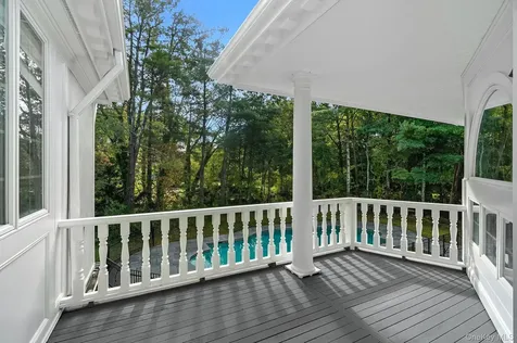 10 Cooper Road Scarsdale NY 10583