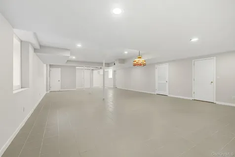 10 Cooper Road Scarsdale NY 10583