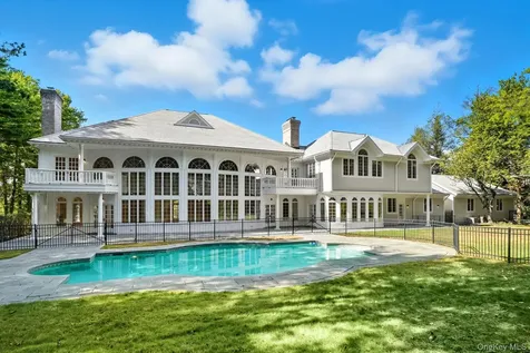 10 Cooper Road Scarsdale NY 10583
