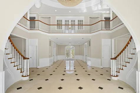 10 Cooper Road Scarsdale NY 10583