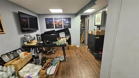 33-67 11th Street Long Island City NY 11106