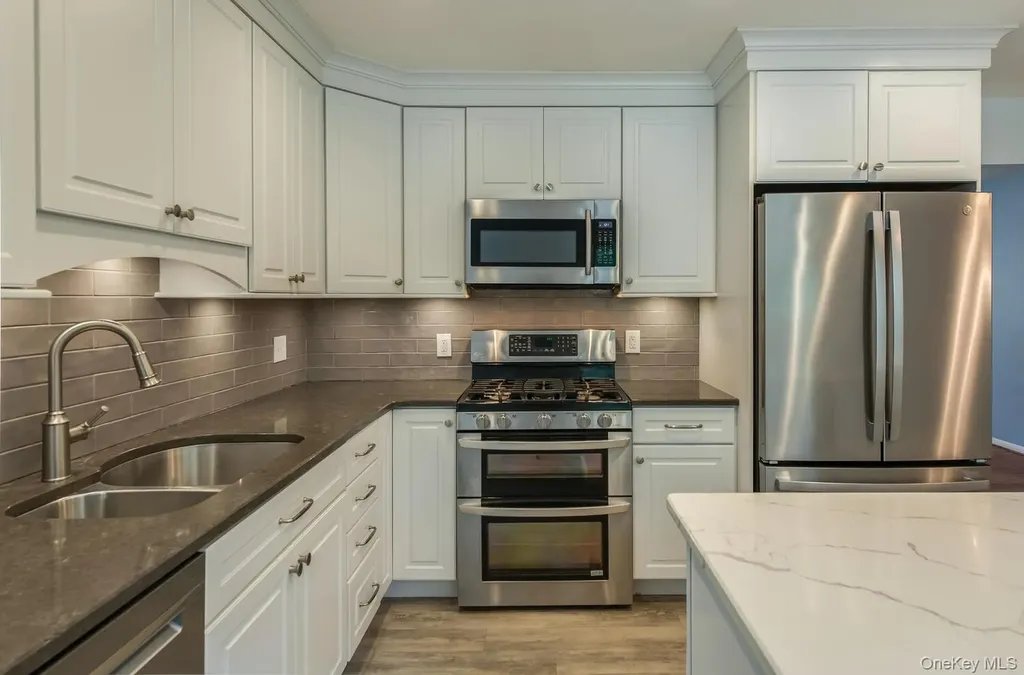 27 Greentree Drive S Hyde Park NY 12538