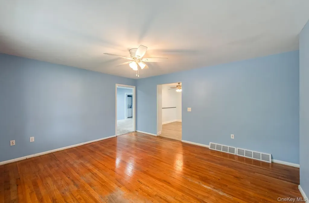 27 Greentree Drive S Hyde Park NY 12538
