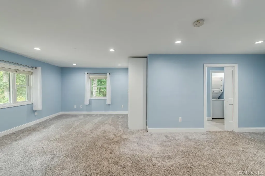 27 Greentree Drive S Hyde Park NY 12538