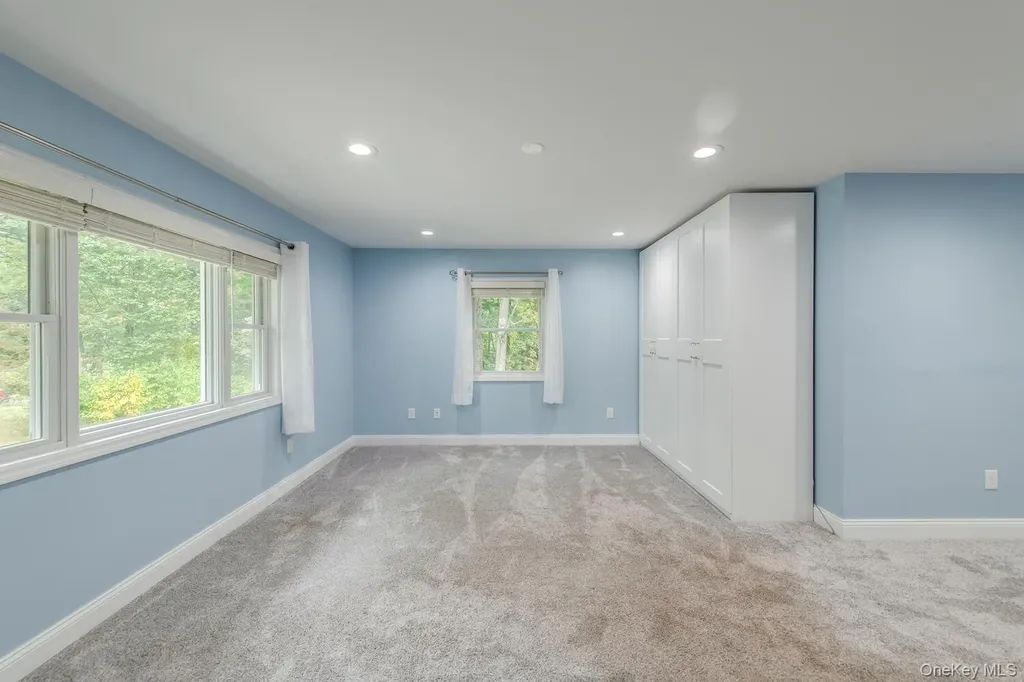 27 Greentree Drive S Hyde Park NY 12538