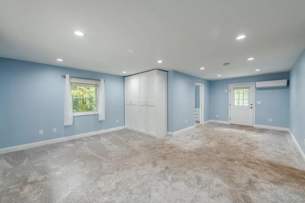 27 Greentree Drive S Hyde Park NY 12538