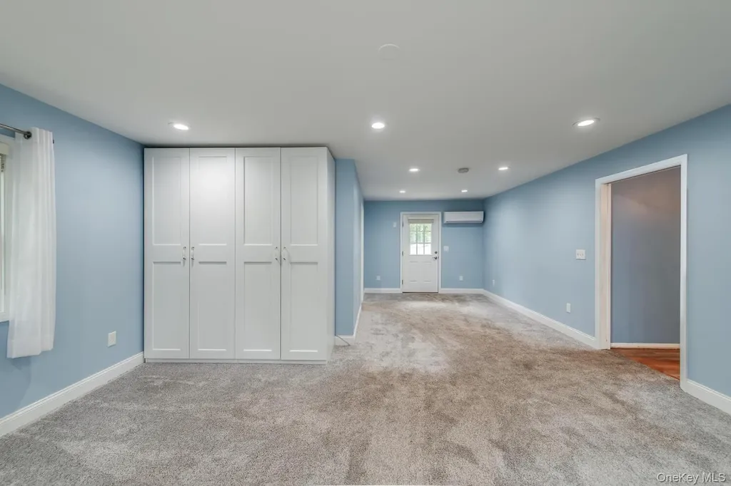 27 Greentree Drive S Hyde Park NY 12538
