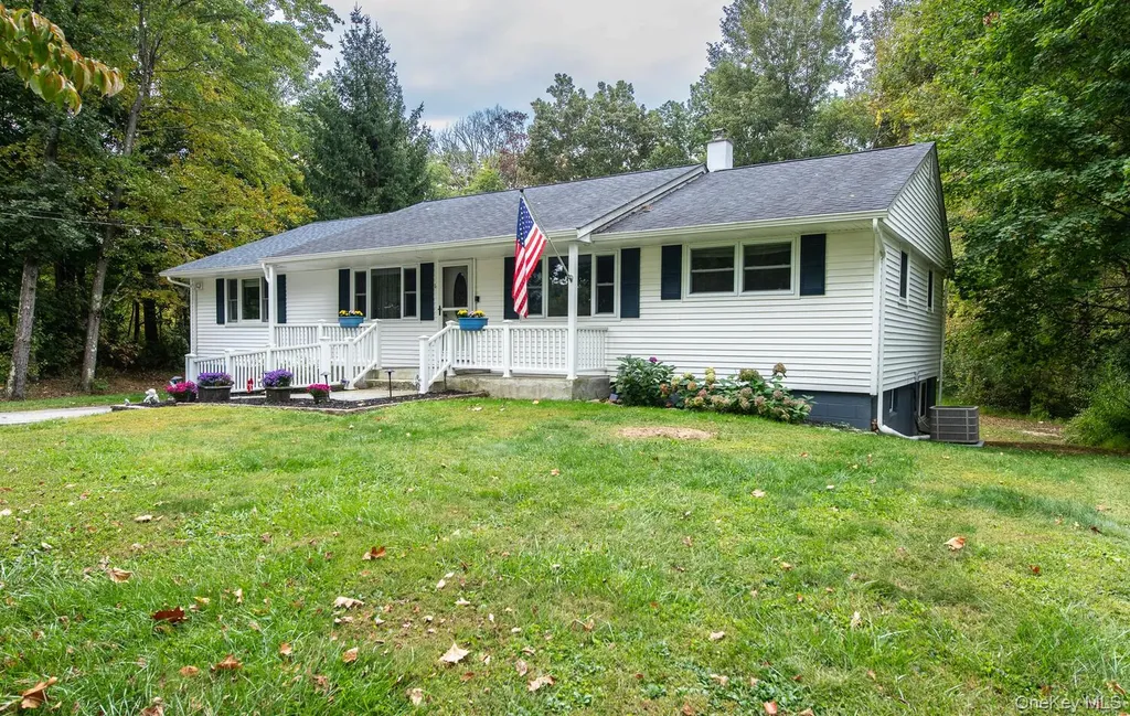 27 Greentree Drive S Hyde Park NY 12538
