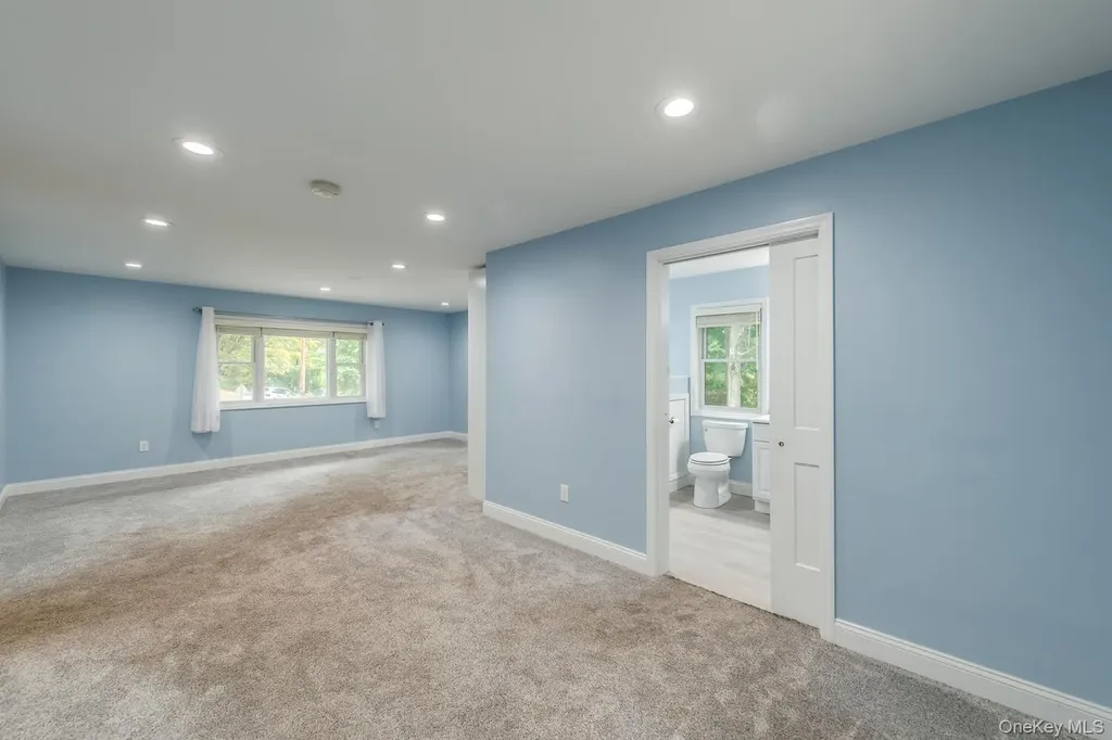 27 Greentree Drive S Hyde Park NY 12538