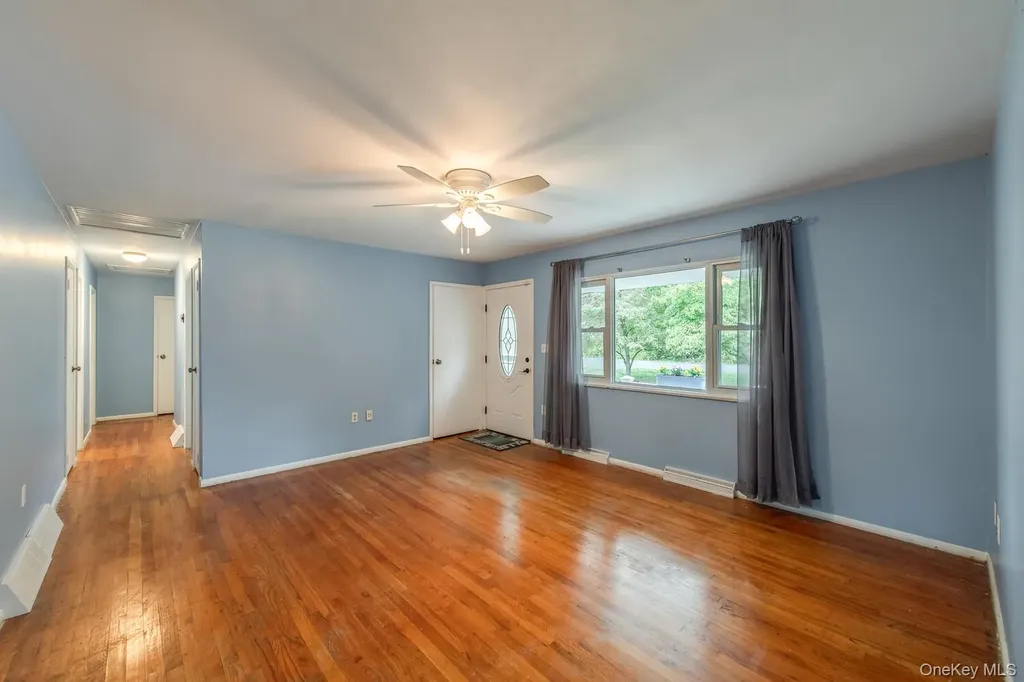 27 Greentree Drive S Hyde Park NY 12538